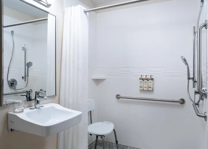 Candlewood By Ihg Rockford