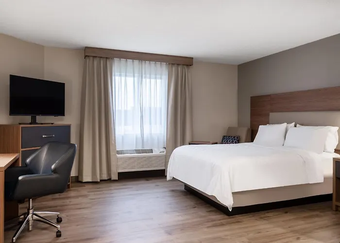 Candlewood By Ihg Rockford