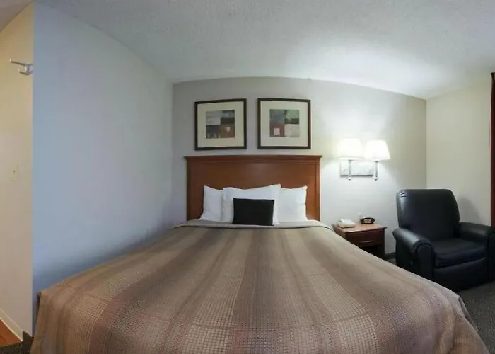 Candlewood By Ihg Hotel Rockford