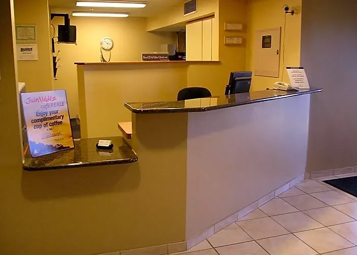 Candlewood By Ihg Rockford