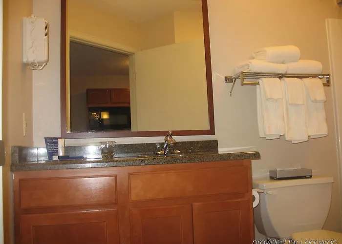 Candlewood By Ihg Hotel 3*